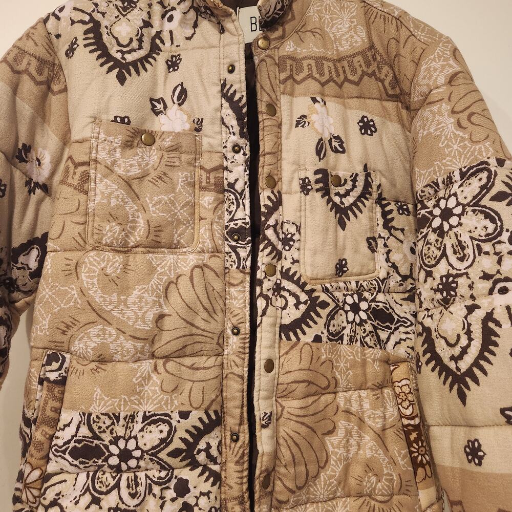 BDG Bandana print puffer coat size large - Picture 4 of 7